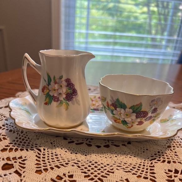 Vintage Old Royal English bone china set - Picture 5 of 10